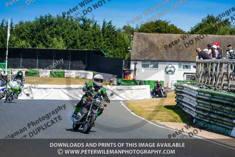 Vintage motorcycle club;eventdigitalimages;mallory park;mallory park trackday photographs;no limits trackdays;peter wileman photography;trackday digital images;trackday photos;vmcc festival 1000 bikes photographs